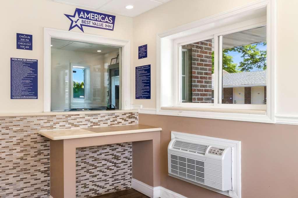 Americas Best Value Inn Avenel Woodbridge Интерьер фото