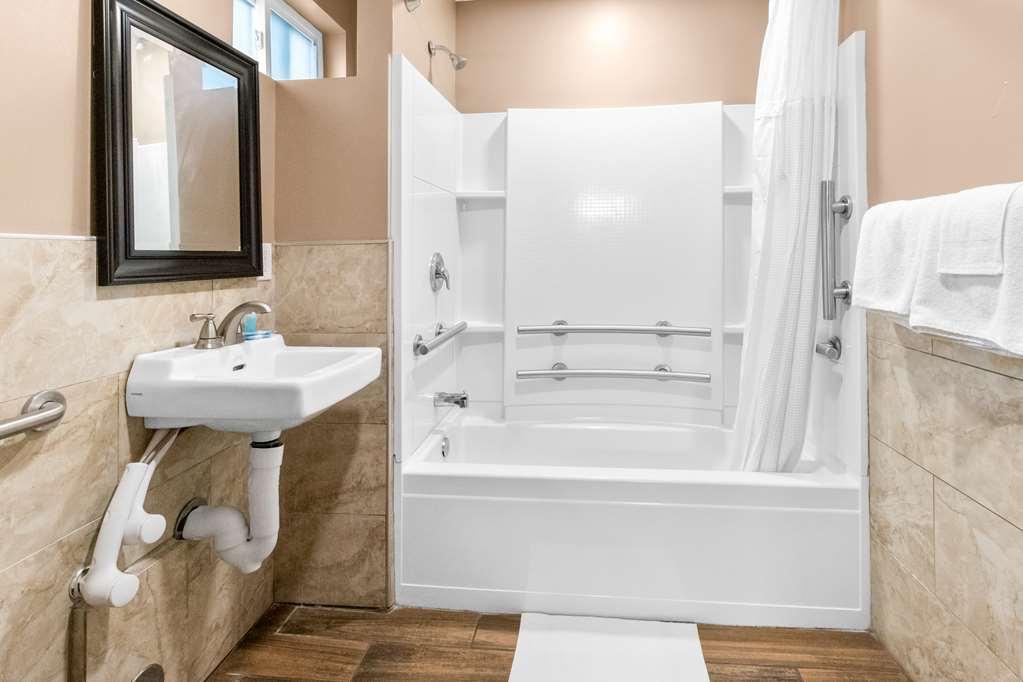 Americas Best Value Inn Avenel Woodbridge Номер фото